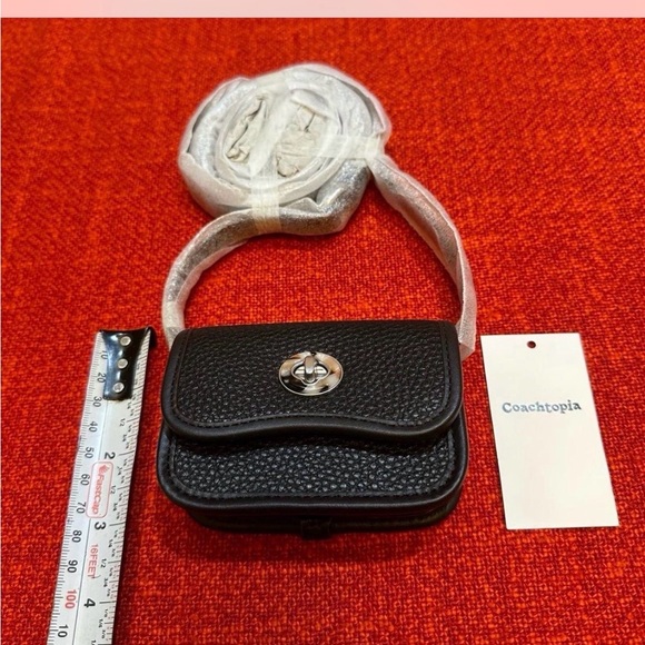 ❤️Authentic Coachtopia Black Mini Crossbody Bag❤️ - Picture 3 of 6